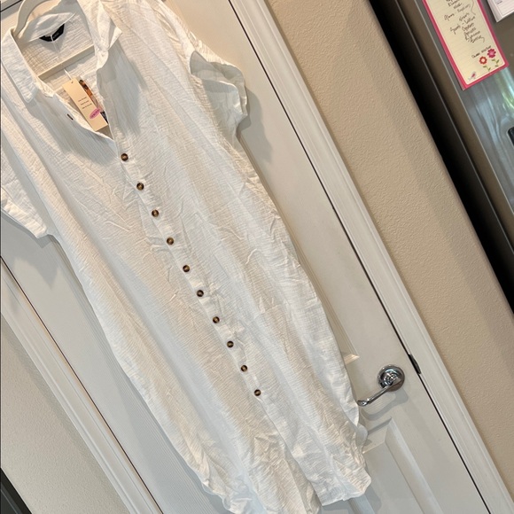 Dokotoo Dresses & Skirts - White Button-Down Maxi Dress